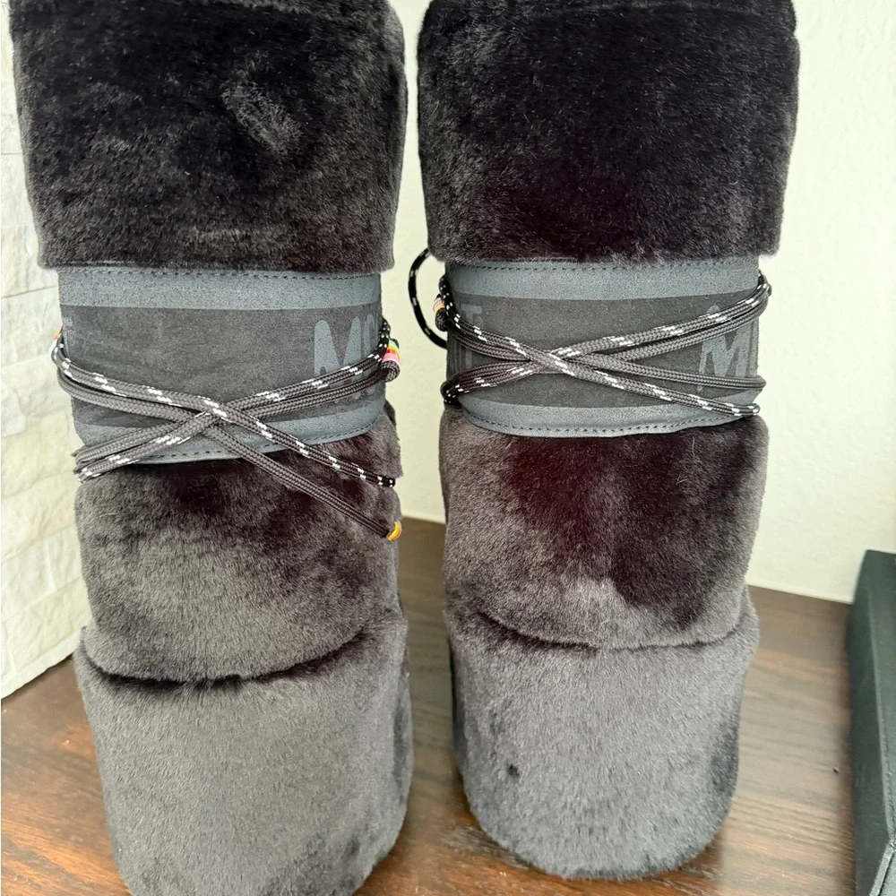 MOON BOOT Icon Faux Fur Beads Boots! Size: 42/44 (US: Shoe Size 10-11½! NEW